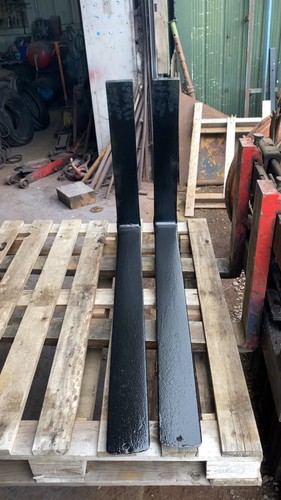 Pallet forks fit loader or - pallet, to