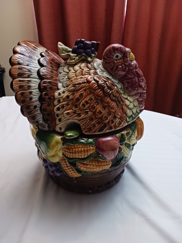 Turkey tureen with serving - tureen,