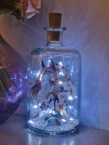 Light horse bottle - light, up