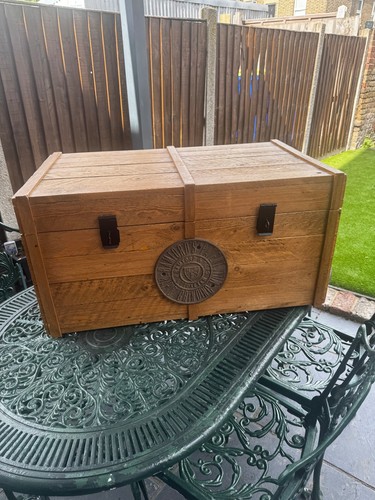Oak wooden blanket box