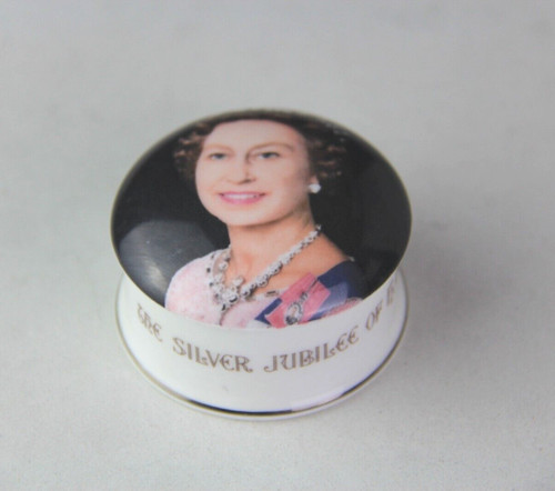 Queen elizabeth 1977 silver - elizabeth,