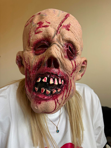 Realistic zombie latex full - realistic,