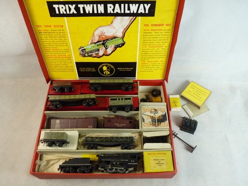 Boxed vintage trix twin - boxed,