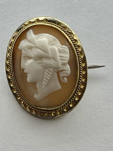 Victorian small carved shell - small,
