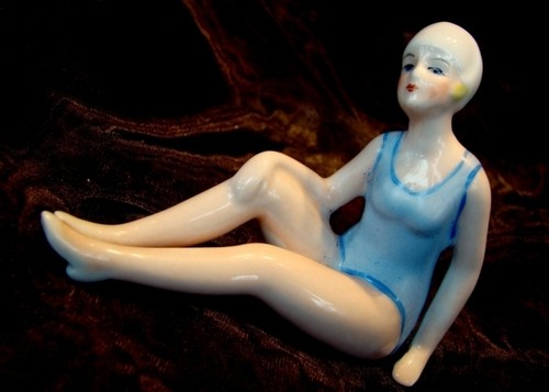 Figurine bathing beauty - figurine,