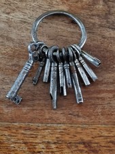 Vintage/antique 10 Small Cast