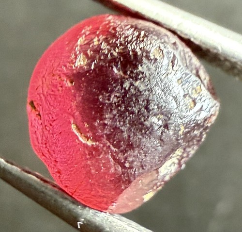 Natural purple garnet - 2.5,