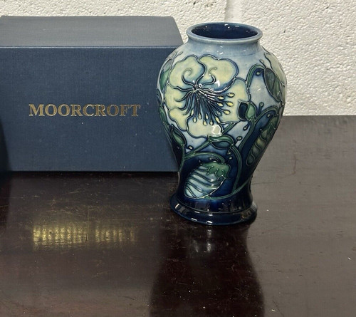 Beautiful moorcroft collectors - moorcroft,