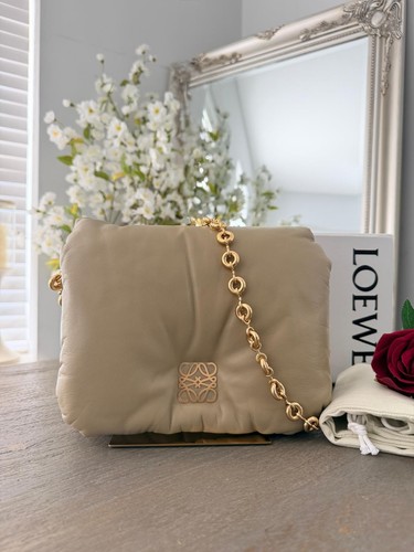 Loewe goya puffer - bag, clay