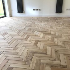 Parquet Solid Oak Wood Flooring 300mm x 70mm x 22mm Herringbone or Fishbone
