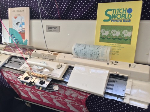 Brother knitting machine - knitting,