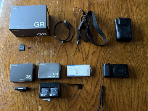 Ricoh compact camera - gr, iv