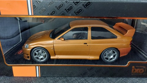 Ford escort rs cosworth - 1:18,