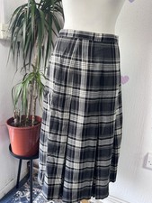 Vintage Alexon Black & White