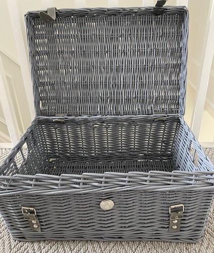 Small wicker hamper - small,
