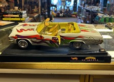 Hot wheels 1:18 scale diecast model 1965 cheverolet impala lowrider