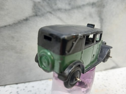 Dinky 36g taxi driver - dinky, +
