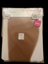 BNIP Vintage 1970's Aristoc Shareen ALLURE Nylon Stockings Size B, 9 1/2 - 10