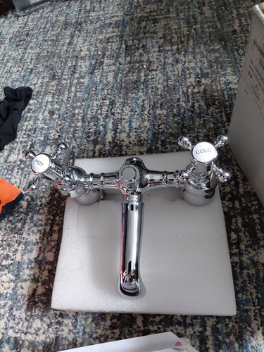 Victoria plumb mixer bath - plumb, taps