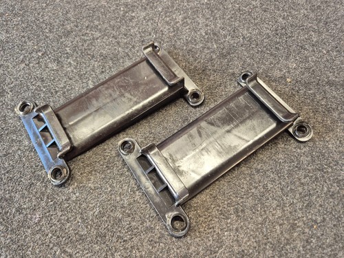 Holder guide pair rear bumper - rear,