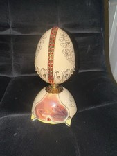 Porcelain Robin In Egg Jewel
