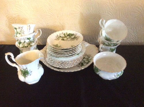 Royal albert trillium 21 - royal,