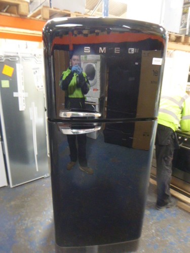 Smeg fridge freezer - fridge,