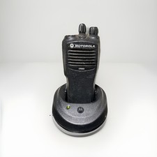 Motorola CP040 4-Channel UHF Radio Walkie-Talkie - With  Charger