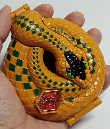Mighty max doom - max, temple