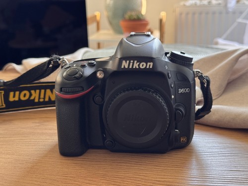 Nikon d600 3mp digital - 24.3mp, slr