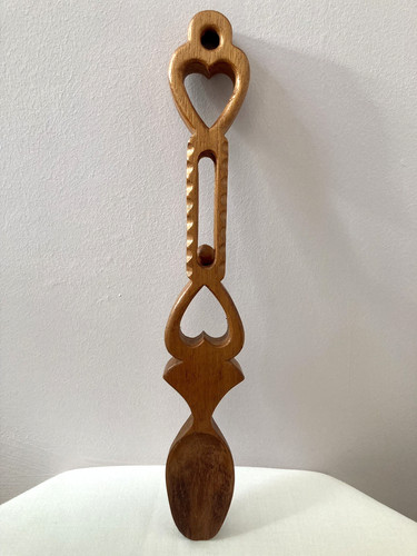Vintage handcarved welsh - handcarved,