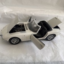 AUTOart 1:18 Toyota 2000GT