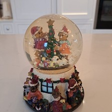 Vintage bear mountain holiday musical snow globe teddy bears Christmas tree