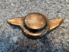 MGB Roadster & GT (1964-81) 2 Eared Wire Wheel Right Hub Spinner 8TPI Stock03