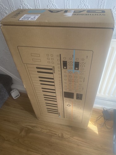 Roland gaia synthesizer - gaia, 2