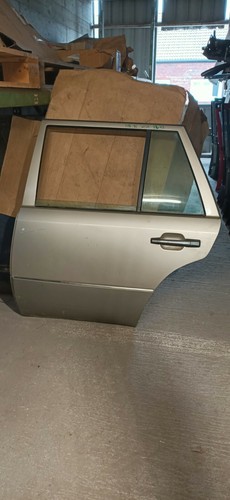 Mercedes class w124t - e,