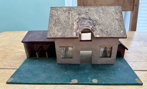 Britains hugar toy - works,