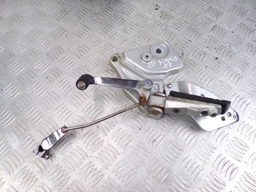 Sinnis 125 footpeg support - sinnis,