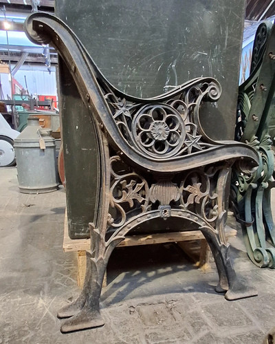 Vintage black cast - black, iron