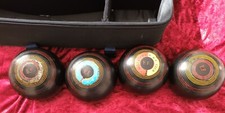 Set Of 4 Vintage Lawn Bowls. Size 5 1/8 . With Pro Hawk Carry Case.