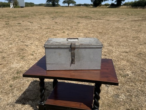 Vintage tool box - vintage,