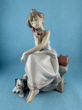 LLADRO "CHIT CHAT GIRL ON