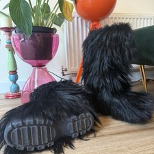 Black Faux Fur Fluffy Yeti Snow Boots Size 6, 7 (39 - 40) NEW