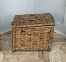 VINTAGE WOVEN WILLOW WICKER FISHING KRILL HAMPER STORAGE BASKET HINGED LID