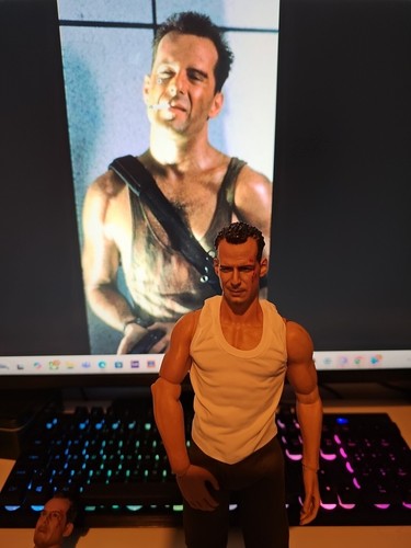 John mcclane die - -,