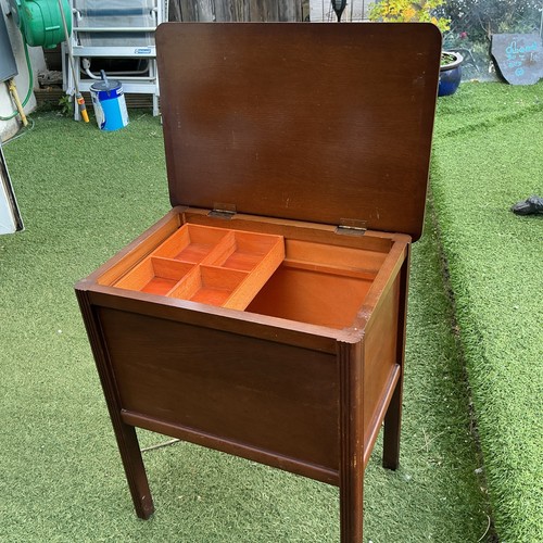 Vintage wooden sewing box - wooden,