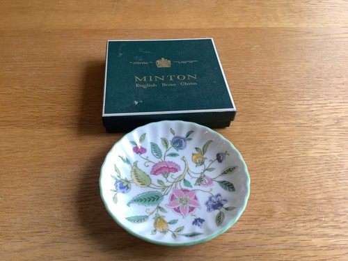 Minton haddon hall - hall, edge