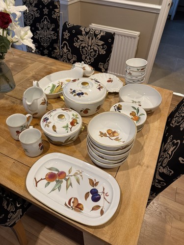 Royal worcester evesham gold - worcester,