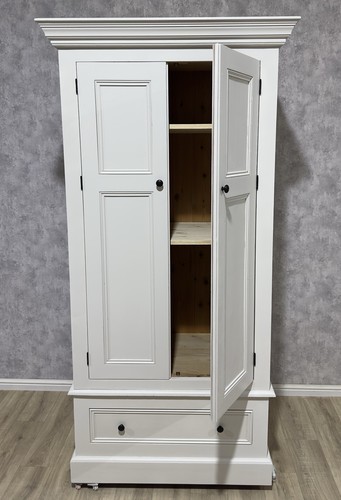 Solid wood kitchen - kitchen, larder