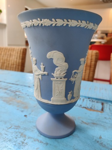 Wedgwood jasperware vase - vase, urn